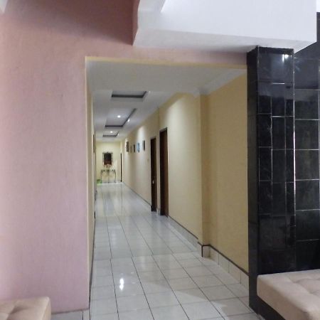 Bahari Family Hotel Bitung Exterior foto