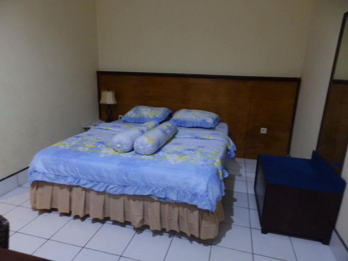 Bahari Family Hotel Bitung Exterior foto