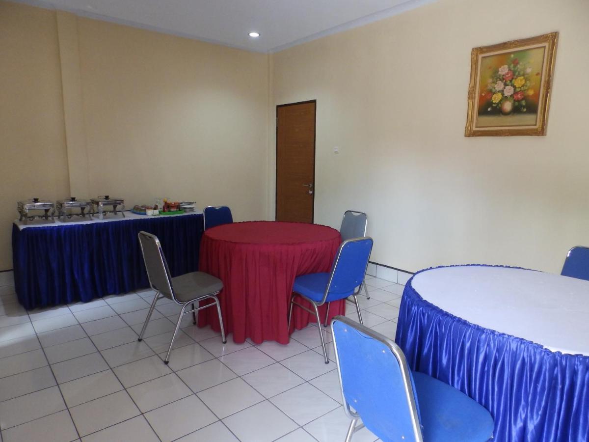 Bahari Family Hotel Bitung Exterior foto
